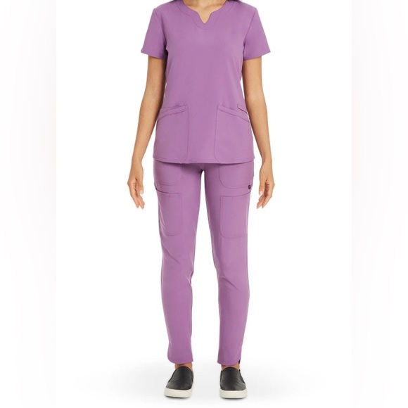 Women’s V-Neck Fashion Grape Uniform Top 3X - Picture 2 of 3